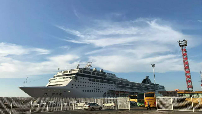 中远海运蝉联全球最大船东