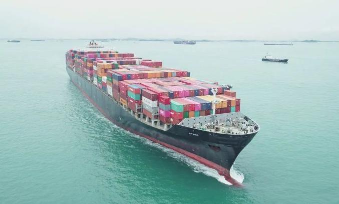 当船长大于200m或纵骨采用了高强度钢时船底纵骨应（）。Ⅰ穿过水密肋板；Ⅱ中断于水密肋板；Ⅲ也可采用相应的替代结构